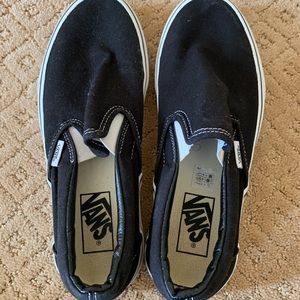 black slip on vans🖤